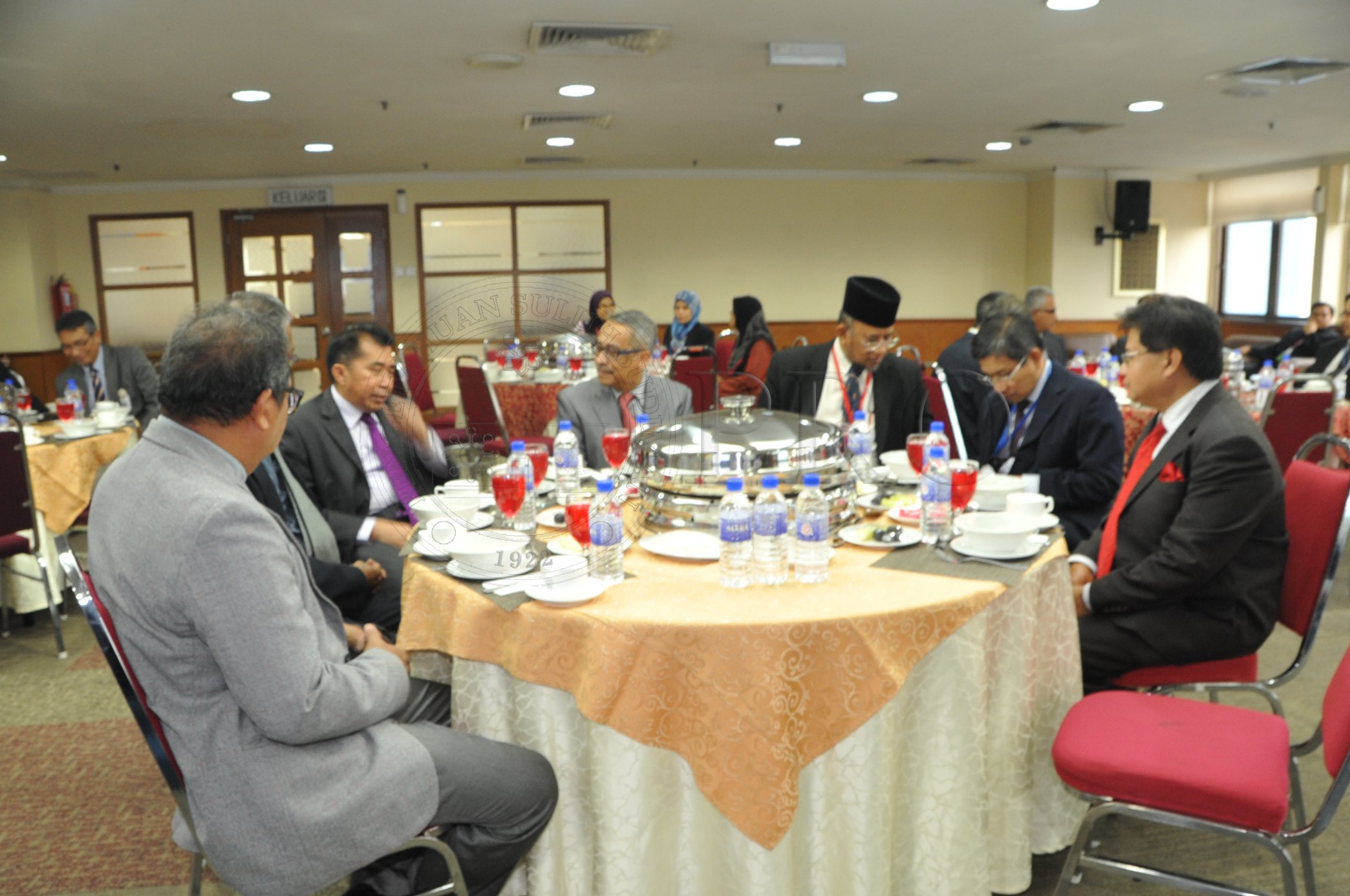 PRO 14 37 MARA PRO 4670